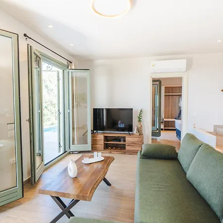 Luxury Artemis Pool, Jacuzzi, Peace & Perfect Sunsets In Kefalonia Villa Svoronata