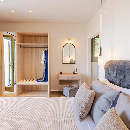 Luxury Artemis Pool, Jacuzzi, Peace & Perfect Sunsets In Kefalonia Villa